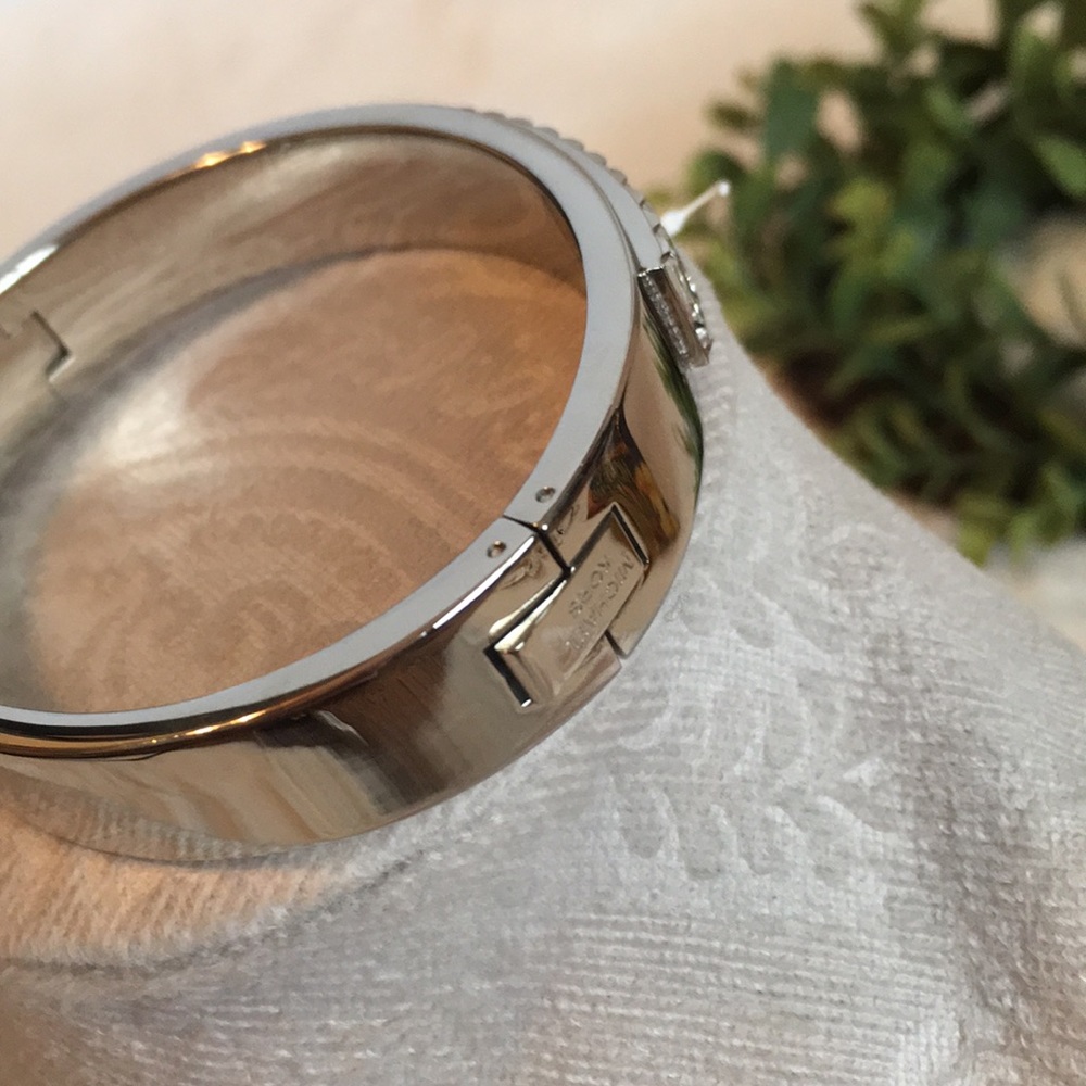 🖤Michael Kors® Pavé ZC Bracelet🖤 - Picture 5 of 5